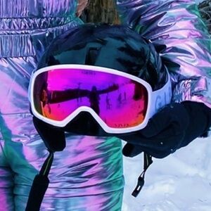SKIING GOGGLES